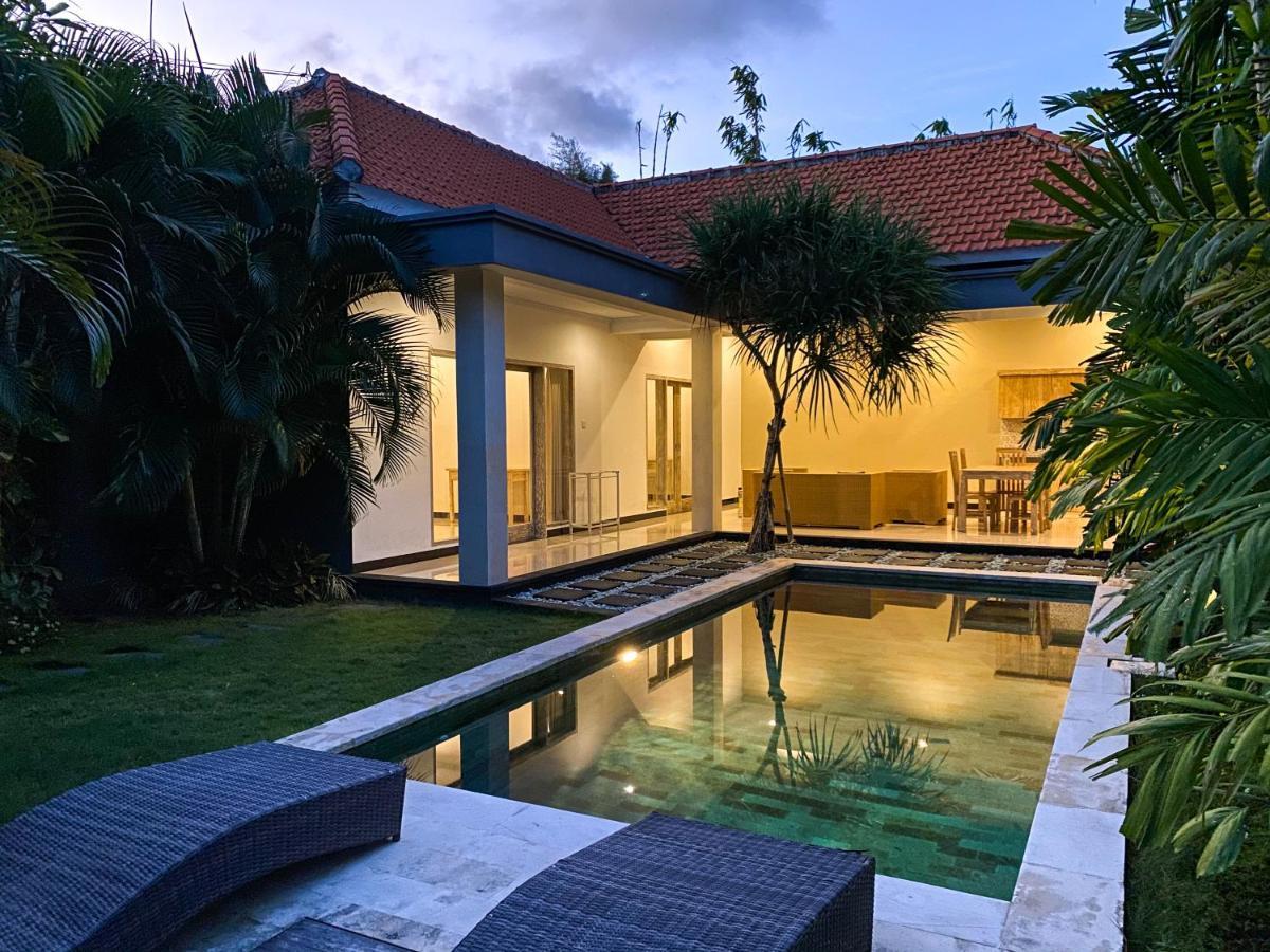 Tropical Luxe Villas Canggu - Finns & Atlas Buitenkant foto